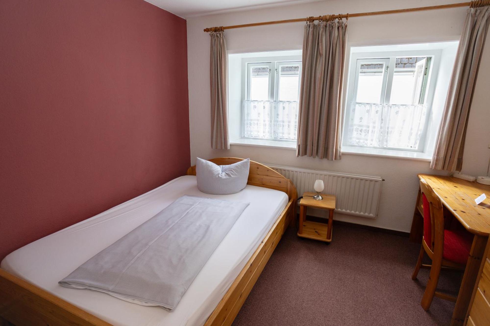 Hotel Zur Linde Meldorf Exterior photo