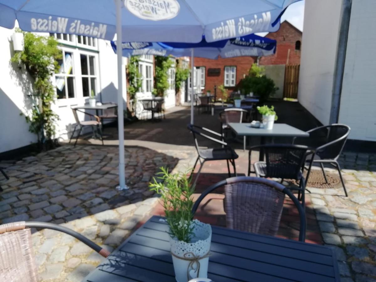 Hotel Zur Linde Meldorf Exterior photo